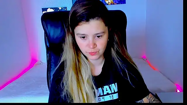 Snapshot of Natali_Secret chatting on June 19, 2026, 11:03 am Natali Secret online show from June 19, 2026, 11:03 am