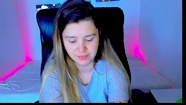 Snapshot of Natali_Secret chatting on June 21, 2026, 7:22 am Natali Secret online show from June 21, 2026, 7:22 am