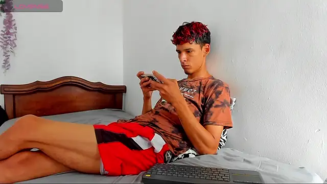 Snapshot of liammendoza98 chatting on July 4, 2026, 4:13 pm liammendoza98 online show from July 4, 2026, 4:13 pm