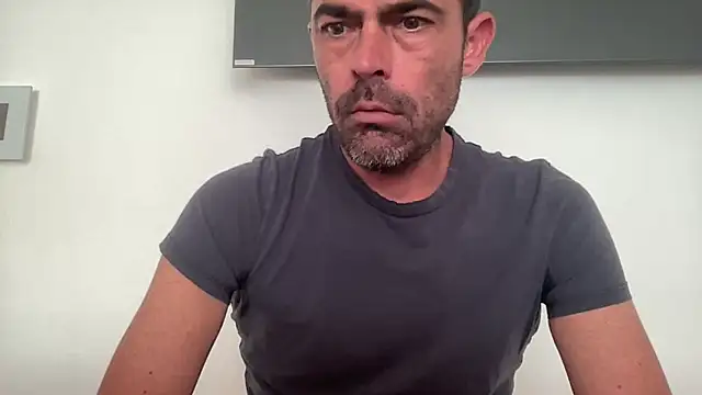 Riccardo86xx online show from April 27, 2026, 7:39 am