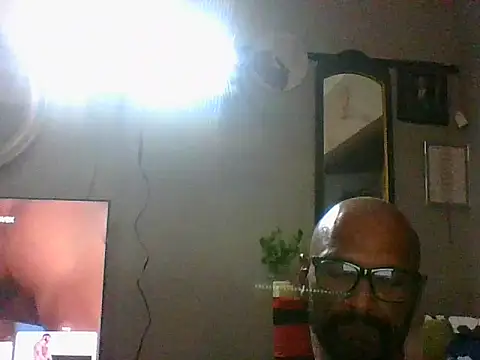 Snapshot of Lulu_Love_69 chatting on May 20, 2026, 2:29 am Lulu Love 69 online show from May 20, 2026, 2:29 am