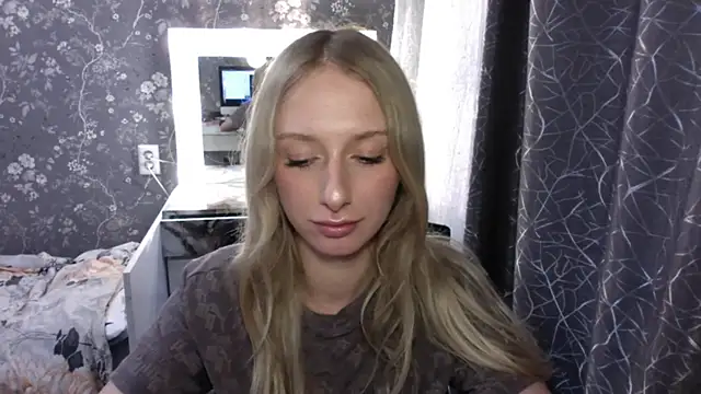 AliceTwinkle online show from May 12, 2026, 4:15 pm