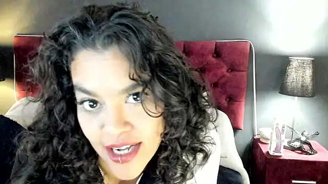 Snapshot of ZiaNoir_ chatting on July 4, 2026, 2:56 pm ZiaNoir online show from July 4, 2026, 2:56 pm