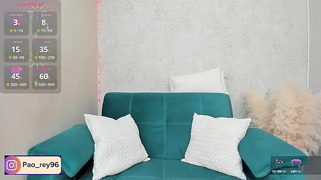 paolarey online show from September 15, 2025, 2:28 pm