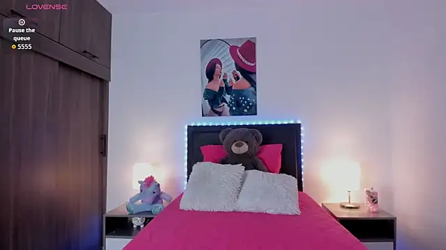 Snapshot of alana_greey_ chatting on June 16, 2026, 2:19 pm alana greey online show from June 16, 2026, 2:19 pm