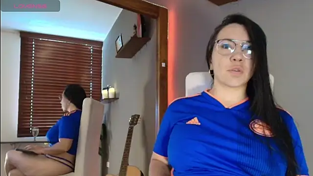Taliapeach online show from July 7, 2026, 3:27 pm