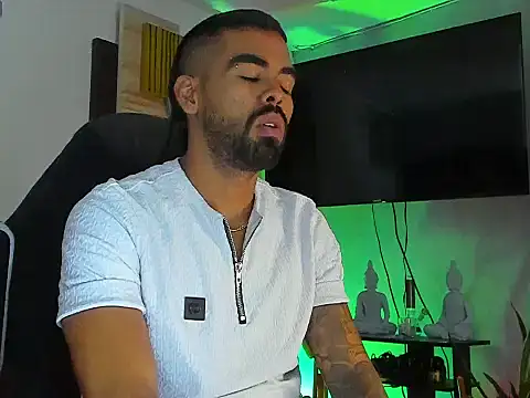Snapshot of _kameron9811 chatting on May 5, 2026, 10:18 pm kameron9811 online show from May 5, 2026, 10:18 pm