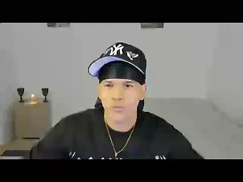 Snapshot of sant_wahlberg chatting on May 17, 2026, 11:12 pm sant wahlberg online show from May 17, 2026, 11:12 pm
