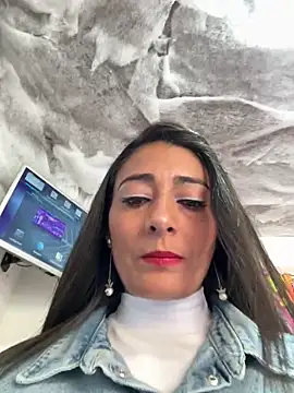Snapshot of IsabellaMariet chatting on June 10, 2026, 2:49 pm IsabellaMariet online show from June 10, 2026, 2:49 pm