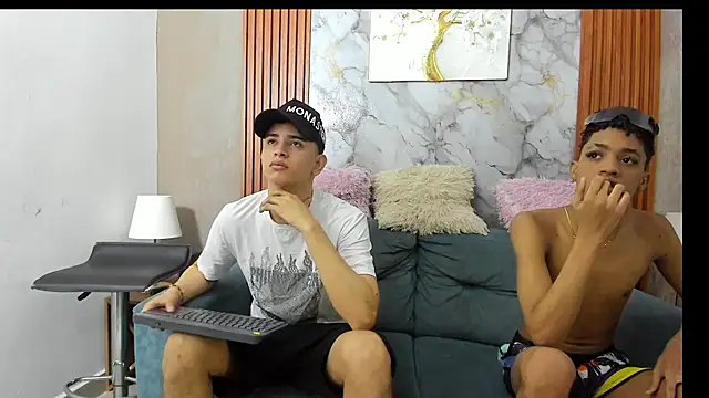 Snapshot of LOVE_GUYS1 chatting on June 19, 2026, 1:15 pm LOVE GUYS1 online show from June 19, 2026, 1:15 pm