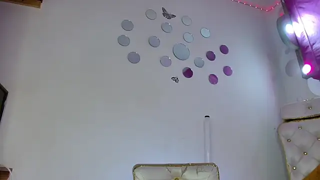 Snapshot of Velvet_Sex chatting on May 20, 2026, 12:55 pm Velvet Sex online show from May 20, 2026, 12:55 pm