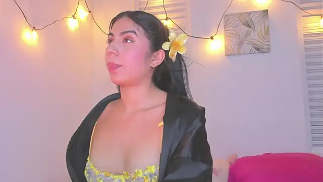 VictoriaaLopez online show from July 10, 2026, 7:05 pm