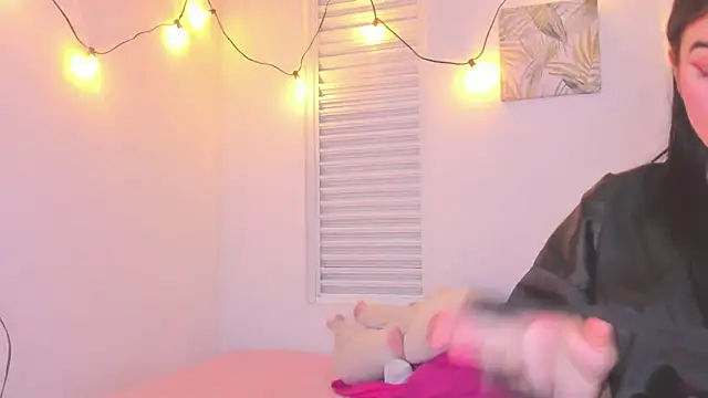 VictoriaaLopez online show from July 14, 2026, 6:57 pm