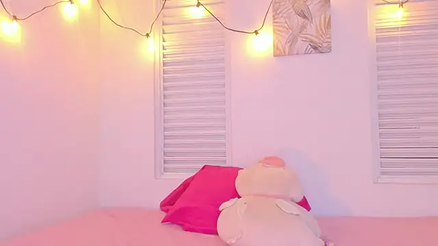 VictoriaaLopez online show from July 16, 2026, 6:58 pm
