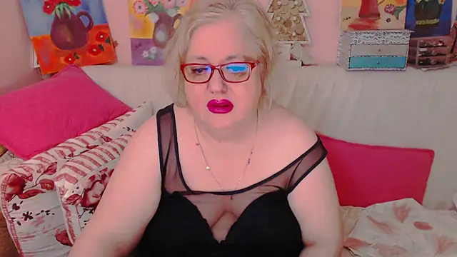 Snapshot of Maturelove_xxx chatting on May 5, 2026, 7:00 pm Maturelove xxx online show from May 5, 2026, 7:00 pm