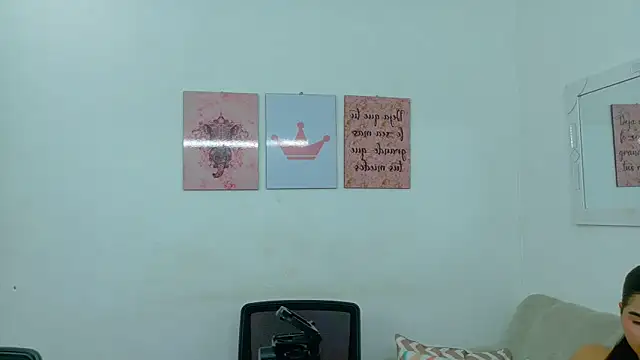 Snapshot of Zoe_rousse01 chatting on May 16, 2026, 8:18 pm Zoe rousse01 online show from May 16, 2026, 8:18 pm