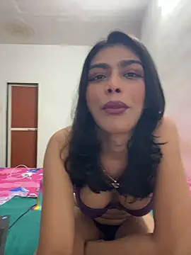 Snapshot of Mayra_xx chatting on July 3, 2026, 6:47 pm Mayra xx online show from July 3, 2026, 6:47 pm