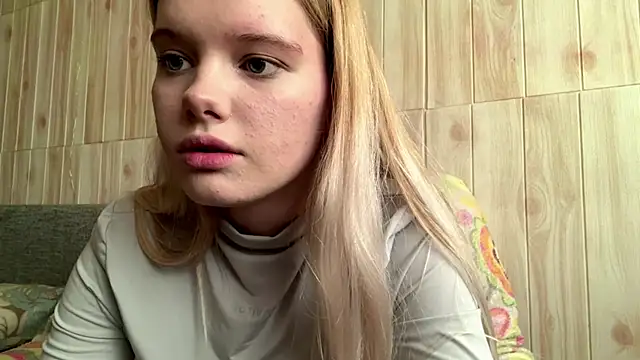 Malinwitch online show from June 26, 2026, 3:27 pm