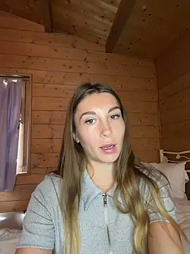 Snapshot of Perrine_off chatting on May 16, 2026, 11:53 am Perrine off online show from May 16, 2026, 11:53 am