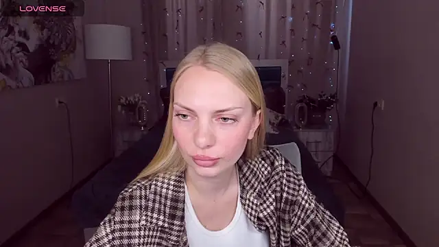 Snapshot of NancyGlamour chatting on May 16, 2026, 9:50 am NancyGlamour online show from May 16, 2026, 9:50 am