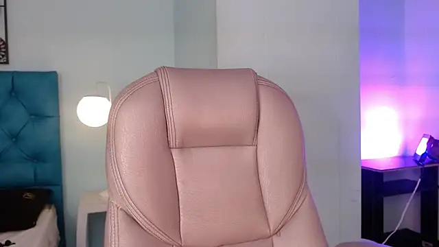 Lilyred  online show from June 30, 2026, 3:29 am