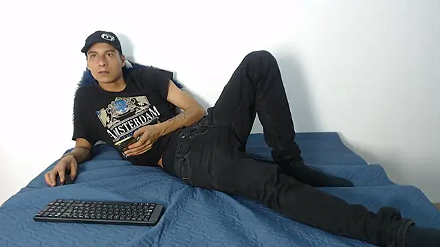 cameronsilverman online show from April 29, 2026, 8:59 pm