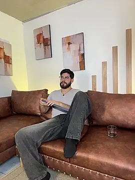DomBoy  online show from May 28, 2026, 8:17 pm