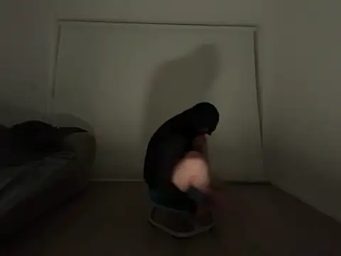 wowkinky1 online show from April 29, 2026, 1:21 am