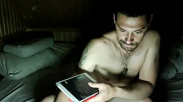 Snapshot of Deniskaaaaa1 chatting on May 25, 2026, 10:27 pm Deniskaaaaa1 online show from May 25, 2026, 10:27 pm