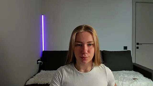 AnnaAlexArti online show from July 10, 2026, 5:01 am