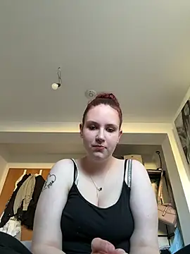 CuteBeaX online show from May 22, 2026, 5:18 pm