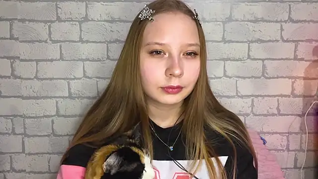 MertieVandusen online show from April 30, 2026, 8:57 pm