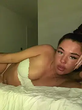Snapshot of Jasminepeach_ chatting on July 18, 2026, 2:05 am Jasminepeach online show from July 18, 2026, 2:05 am
