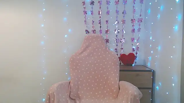 Snapshot of MillaVelvet chatting on June 1, 2026, 9:22 am MillaVelvet online show from June 1, 2026, 9:22 am