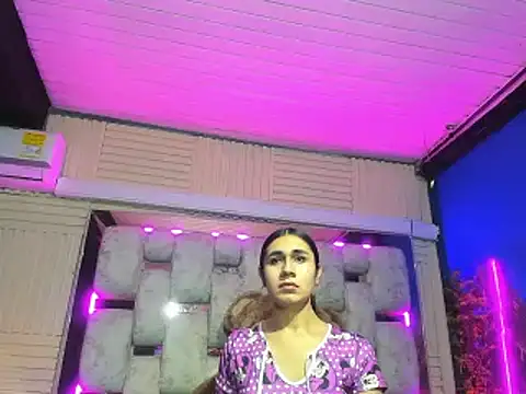MahiaraHot online show from June 19, 2026, 2:10 pm