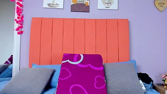 roxanneowens online show from April 30, 2026, 12:33 pm