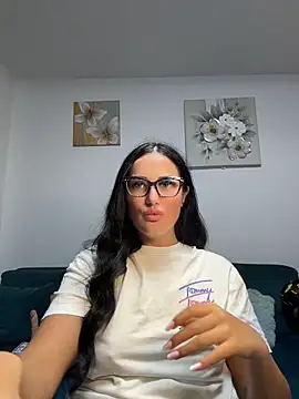 Snapshot of AnyEvyy chatting on May 31, 2026, 7:37 pm AnyEvyy online show from May 31, 2026, 7:37 pm