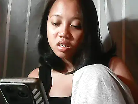 Yours AsianPinayGirl18 online show from June 15, 2026, 11:18 pm