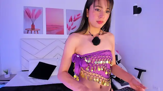 Snapshot of trixxie_18 chatting on May 10, 2026, 11:43 pm trixxie 18 online show from May 10, 2026, 11:43 pm