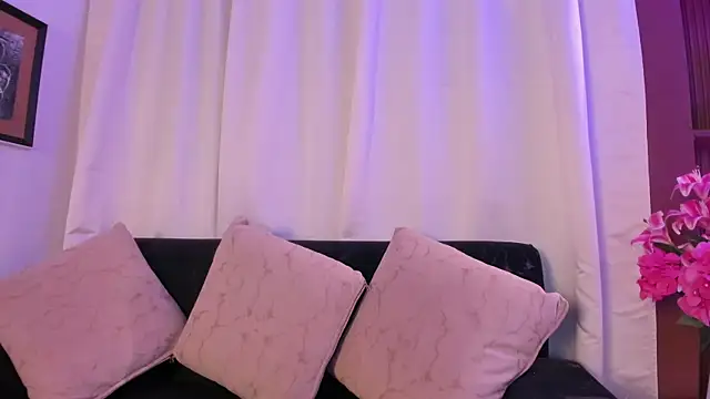 Snapshot of AngeliqueBoyer__ chatting on June 12, 2026, 2:32 am AngeliqueBoyer online show from June 12, 2026, 2:32 am
