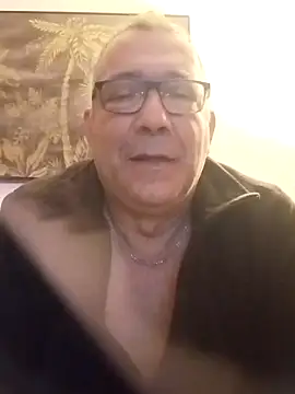 Snapshot of Soloyan chatting on December 22, 2024, 6:17 am Soloyan online show from December 22, 2024, 6:17 am