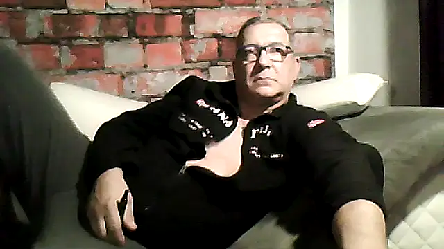 Soloyan online show from December 20, 2025, 11:23 pm