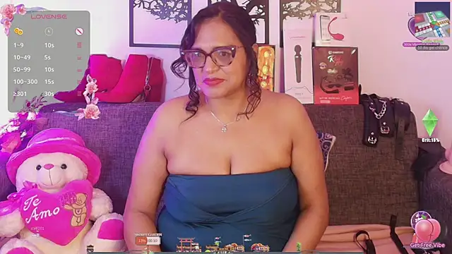 Snapshot of Angelabrowm chatting on May 25, 2026, 1:44 am Angelabrowm online show from May 25, 2026, 1:44 am