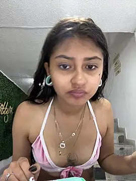 Snapshot of Noa_lau chatting on July 8, 2026, 5:12 am Noa lau online show from July 8, 2026, 5:12 am