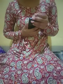 Snapshot of Seema_yadav01 chatting on May 1, 2026, 5:45 am Seema yadav01 online show from May 1, 2026, 5:45 am