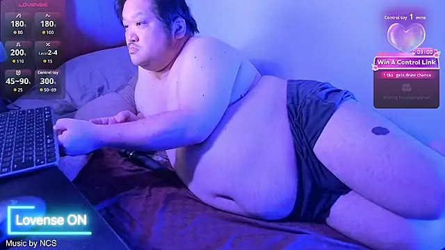 Snapshot of ChubbyBEAR039 chatting on July 14, 2026, 1:06 pm ChubbyBEAR039 online show from July 14, 2026, 1:06 pm