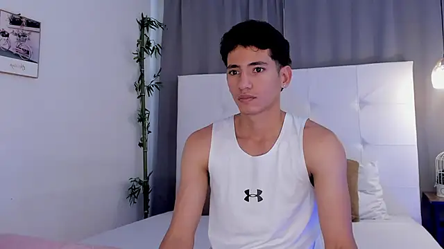 Snapshot of Alejo-and-Thiago chatting on May 27, 2026, 12:35 pm Alejo-and-Thiago online show from May 27, 2026, 12:35 pm
