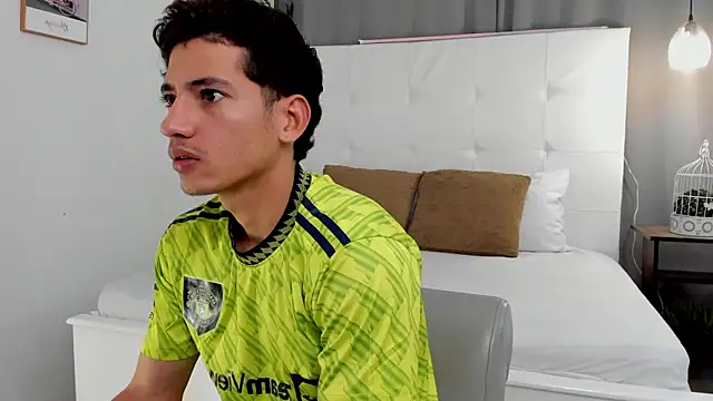 Alejo-and-Thiago online show from June 22, 2026, 12:24 pm