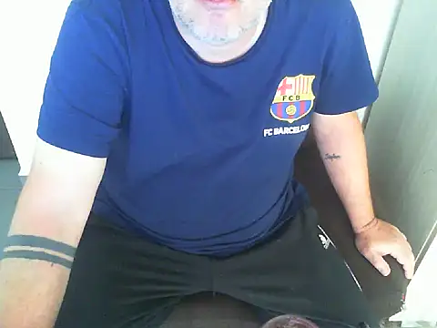 Snapshot of GeorgeCarlo chatting on May 10, 2026, 8:41 am GeorgeCarlo online show from May 10, 2026, 8:41 am