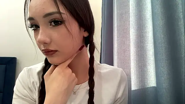 Snapshot of RefereedHobble chatting on May 24, 2026, 1:38 pm RefereedHobble online show from May 24, 2026, 1:38 pm